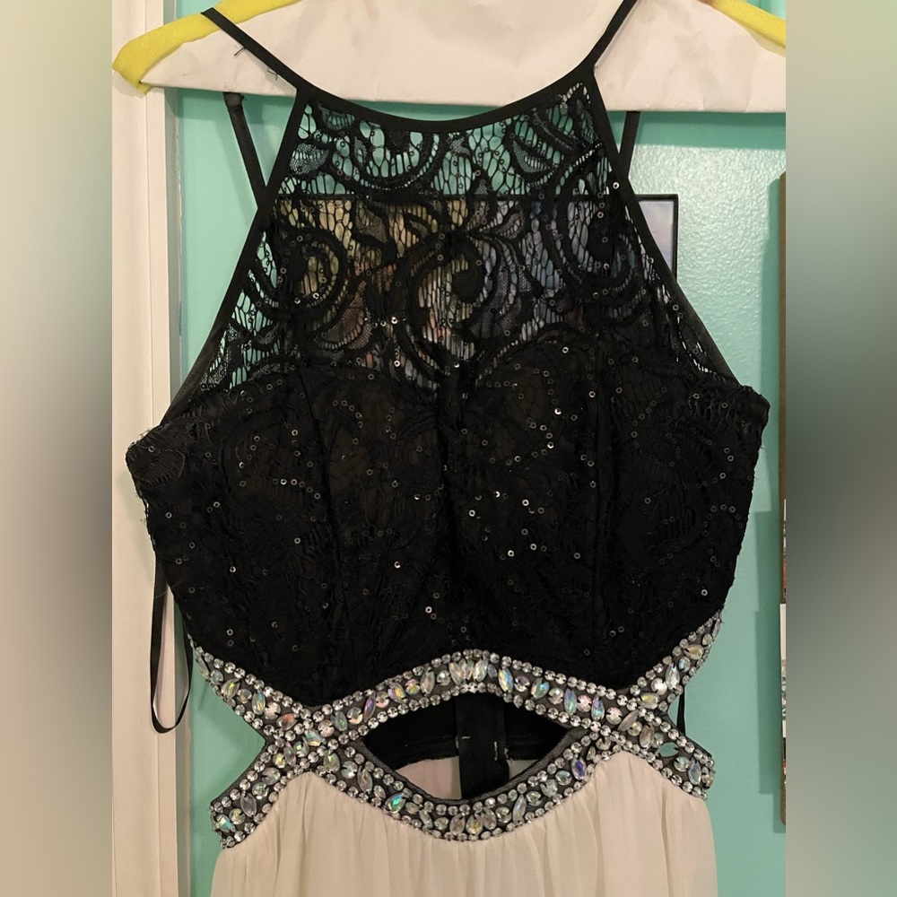 Prom dress - Picture 5 of 7